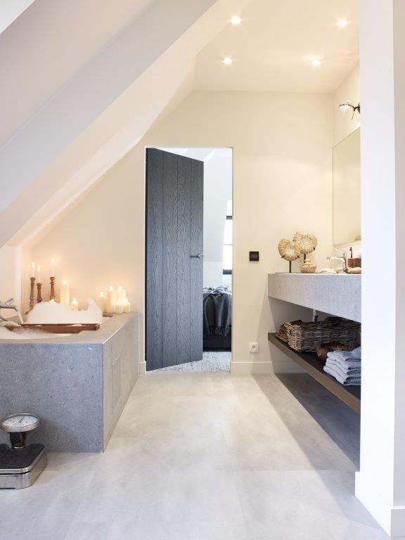 Cement-Light-Grey-Skirting-RSH PAVIMENTO SPIRIT BY WOODCO