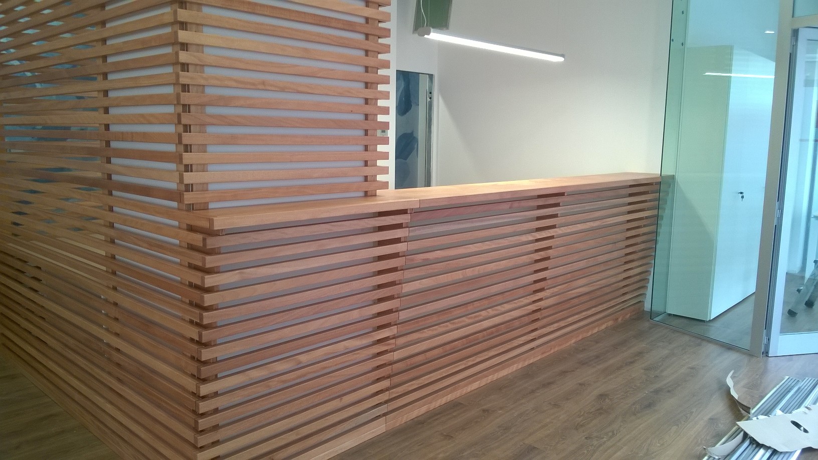 WP_20150901_001 DOGHE IN LEGNO MASSELLO PER RIVESTIMENTO