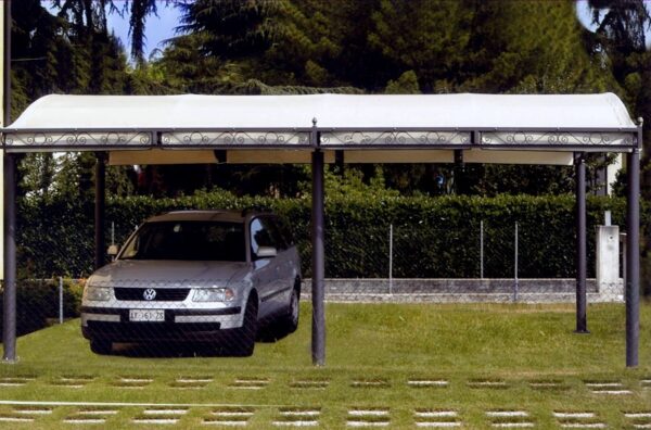 CARPORT IN FERRO