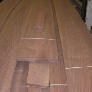 TRANCIATO DI NOCE BIONDO